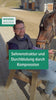 Pferdephysiotherapeut Jakob von EquiCrown zeigt in diesem Video wie man die Beine des Pferdes nach dem Training ausstreichen und es dann mit Kompressionsbandagen untertützen kann.